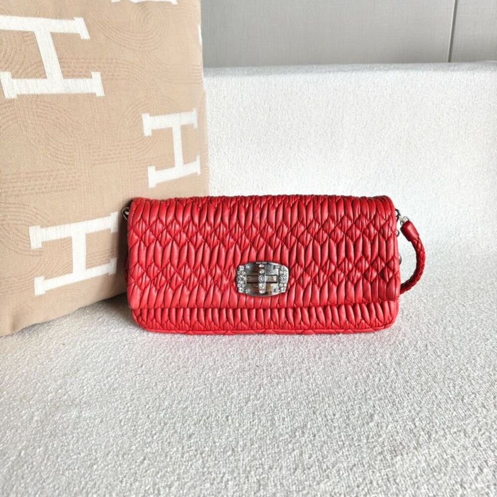Miu Miu Women Pre-Loved Bag Very Good Condition - Picture 2 of 9
